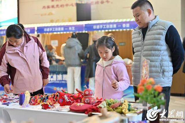 山東省首屆AI數實耦合服裝設計大賽決賽暨職工創新創意成果展成功舉辦:服裝設計