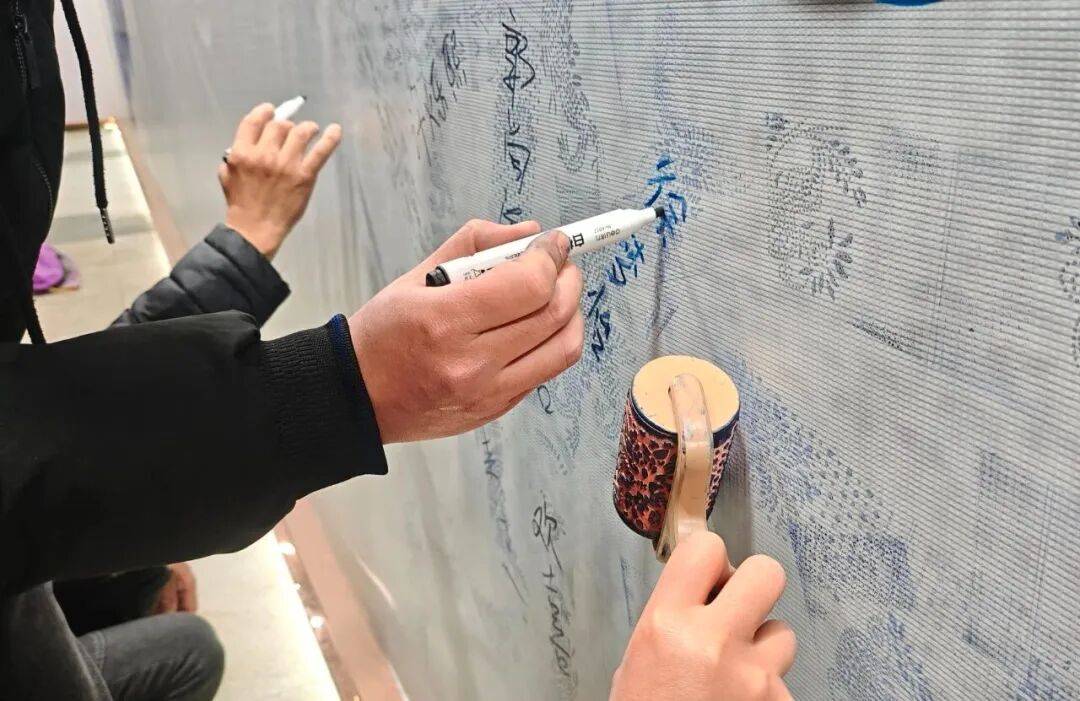 來邯鄲道！看非遺服裝設計融合展<strong></p>
<p>服裝設計</strong>，解鎖非遺新玩法！:服裝設計